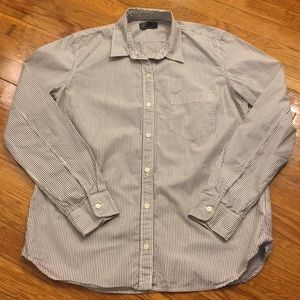 Grey Gap button-up shirt